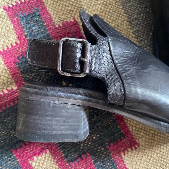 Gidigio Black Leather Sandals Size 38 - Picture 3 of 12